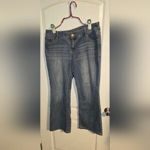 Maurices Classic Blue Wide Leg Jeans (Short)